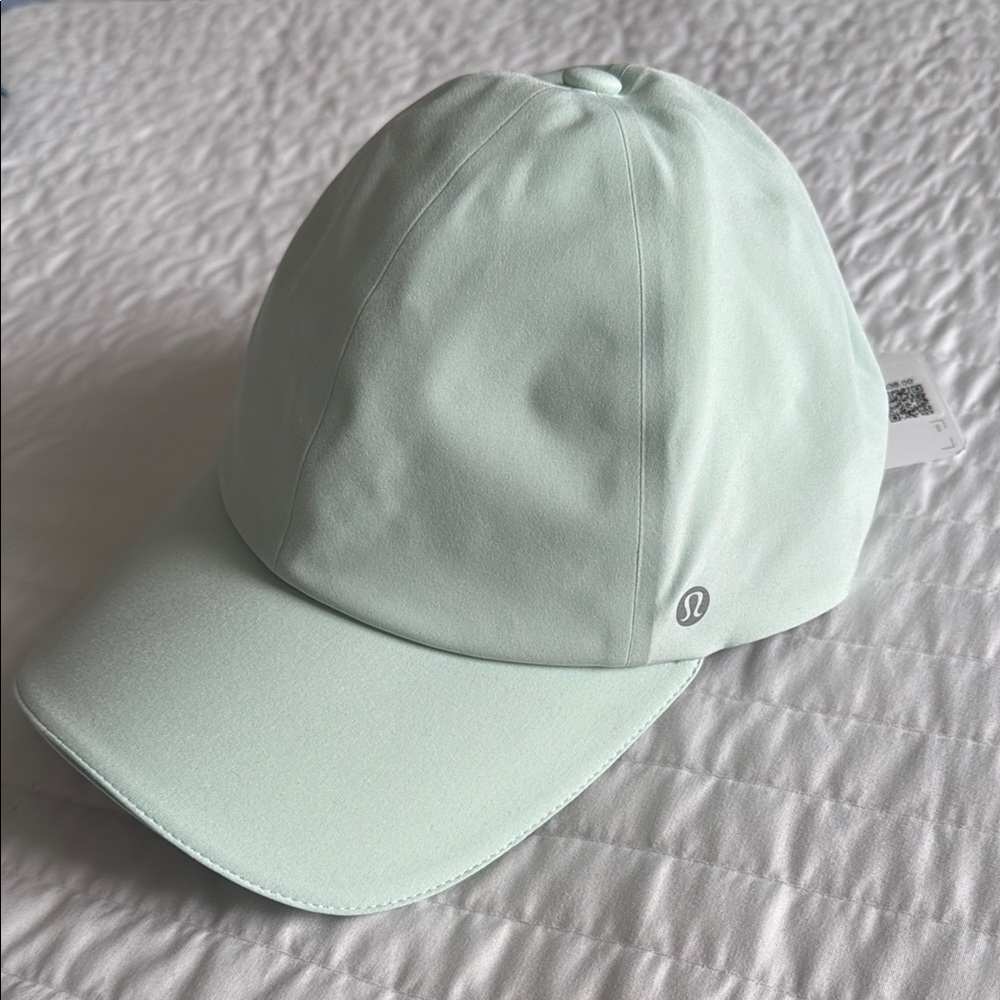 NWT Lululemon Fast and Free Run Hat - Delicate Mint
